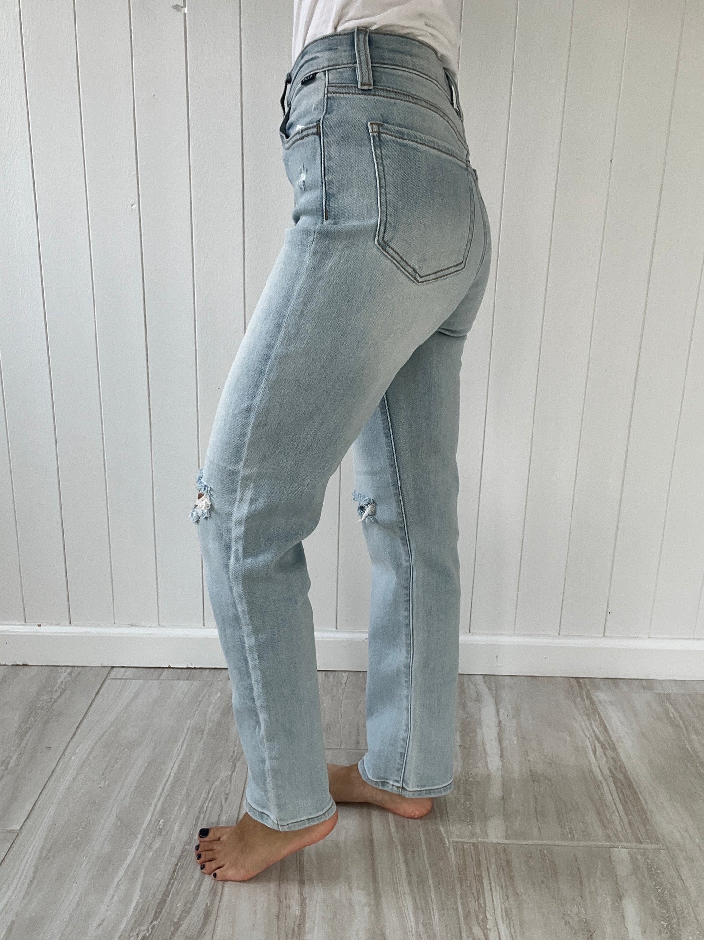 High Rise Straight Jean